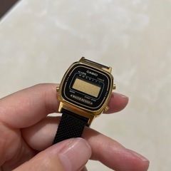 カシオ　腕時計　ゴールド　ブラックの画像