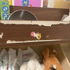 おもちゃ棚　一部剥がれありの画像