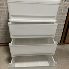 決まりました】プラスチック製4段収納の画像