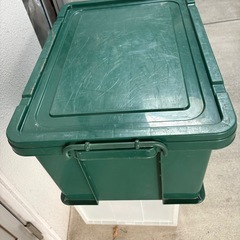 道具箱と軽量キャスターとパイプつなぎの画像