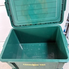 道具箱と軽量キャスターとパイプつなぎの画像