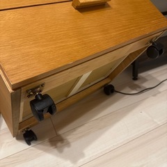 キャスター付き収納家具の画像