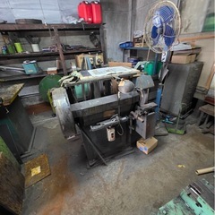 抜き型製造用マシーンの画像