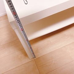 北欧風　シンプルかわいい🤍ホワイトローテーブル（棚付き）の画像