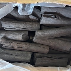 木炭6kg入り
の画像