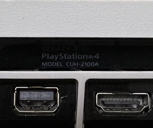 PS4本体+コントローラ1台+ケーブル