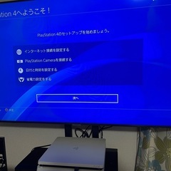 PS4本体+コントローラ1台+ケーブルの画像