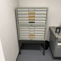 地図入れ　棚の画像