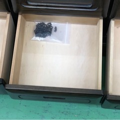 【ドリーム川西店御来店限定】☆ジモティー見たよ♪割引☆  3枚扉本棚ﾞ ブラウン クリーニング済み 【99560000029007】の画像