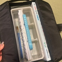 小学生 絵の具の画像