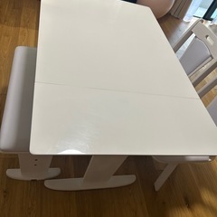 4人掛けダイニングテーブルセットの画像