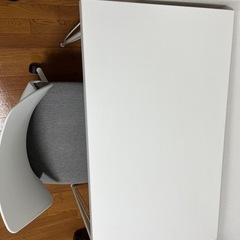 ニトリ　デスクとチェア　セットの画像
