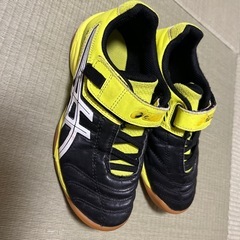 子供　室内フットサルシューズ　19㎝　asicsの画像