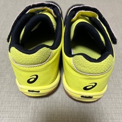 子供　室内フットサルシューズ　19㎝　asicsの画像