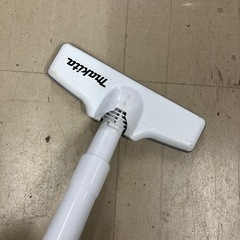 ロ2510-109 マキタ CL108FD 充電式クリーナー バッテリー使用量不明 中古 通電確認済み　の画像