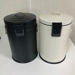ペダル式ダストボックス ゴミ箱 2個セット その他多数出品中✨️の画像