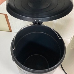 ペダル式ダストボックス ゴミ箱 2個セット その他多数出品中✨️の画像