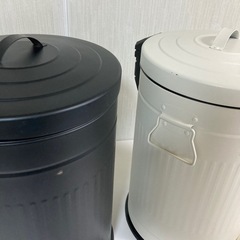 ペダル式ダストボックス ゴミ箱 2個セット その他多数出品中✨️の画像