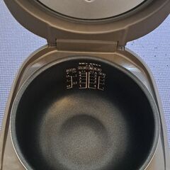 2023年式シャープ炊飯器１リットルの画像