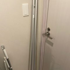 ベランダ干しセット(ハンガーとばないくん20本+伸縮アルミ物干し竿2本＋竿ストッパー4個）の画像