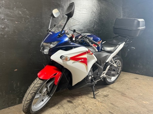 ★支払総額14.5万円★定休日なし！いつでも現車確認可能です！ ホンダ CBR250 トリコロール MC41 人気のCBR250！ 激安250MT！ リアボックス、リアキャリア付き！ カスタムベースに♪