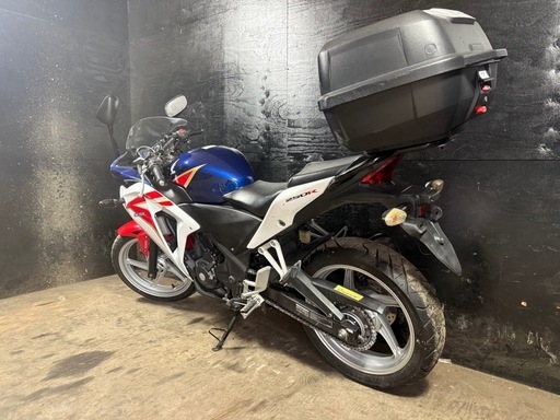 ★支払総額14.5万円★定休日なし！いつでも現車確認可能です！ ホンダ CBR250 トリコロール MC41 人気のCBR250！ 激安250MT！ リアボックス、リアキャリア付き！ カスタムベースに♪