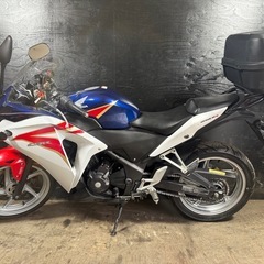 ★支払総額14.5万円★定休日なし！いつでも現車確認可能です！ ホンダ CBR250 トリコロール MC41 人気のCBR250！ 激安250MT！ リアボックス、リアキャリア付き！ カスタムベースに♪の画像