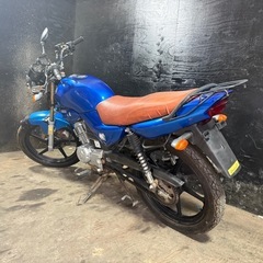 ★支払総額8.2万円★買取強化中！まずはカンタン無料査定！ ヤマハ YBR125 青 激安小型！ リアキャリア付き！ 低燃費！ カスタムベースに♪の画像