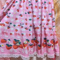 ロリータ　ワンピース　いちご柄の画像