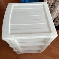 キャスター付き収納ケースの画像