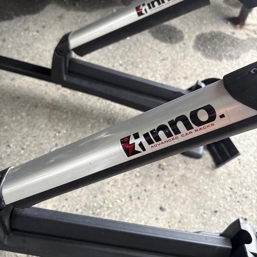 【売ります】inno UK729 ルーフキャリアセット