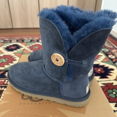UGG W Bailey Button 5803 ネイビー 6の画像