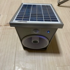 イノシシ・小動物防除威嚇機「里山のボイス・ボス」 イノシシ 猪 畑 害獣 威嚇 威嚇機 大音量 100dB以上 軽量 コンパクト センサー感知 獣害被害 ソーラー充電 大容量バッテリー 21600mA 防水防塵 高耐久の画像