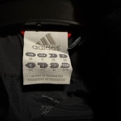 adidasコートの画像