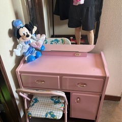 ミッキーマウス付きピンクドレッサーの画像