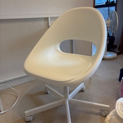 ガラステーブル、チェアの画像