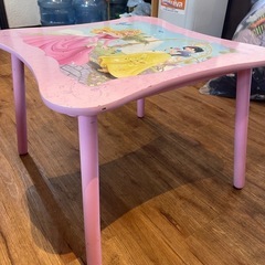 キッズテーブルの画像