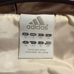 adidasジャンパーの画像