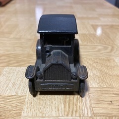 車の模型の鉛筆削りの画像