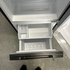 お買得☆美品☆2023年製☆AQUA☆2ドア☆135L☆シルバー色☆激安冷蔵庫☆の画像