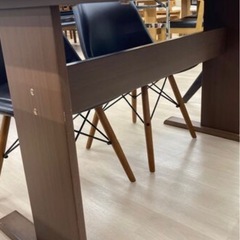テーブル&椅子セットの画像