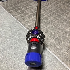 Dyson V7 ⑦ モーターヘッド ＋ ブラシ類2本 ＋ 壁取付充電スタンド　の画像