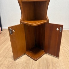美品  コーナーシェルフの画像