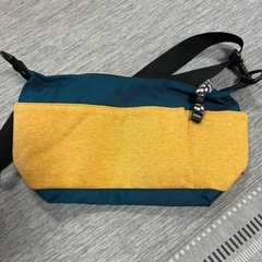 CHUMSショルダーバッグの画像