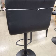 J1580　【リユースのサカイ柏店】　バーチェア　カウンターチェアー　WY-451　ブラック　クリーニング済み　参考価格6,580円の画像