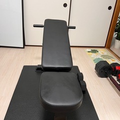筋トレベンチと10kg ダンベル2個の画像