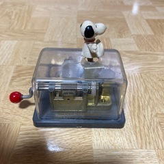 スヌーピーの手回しのオルゴールの画像