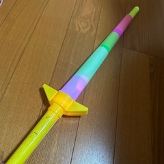 光る剣のおもちゃの画像