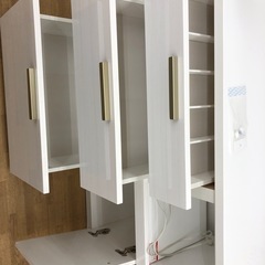 【ドリーム川西店御来店限定】☆ジモティー見たよ♪割引☆ ニトリ ニトリ　3枚扉オープンボード ホワイト クリーニング済み 【99560000022859】の画像