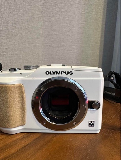 OLYMPUS E-PL2 ミラーレス一眼カメラ ホワイト